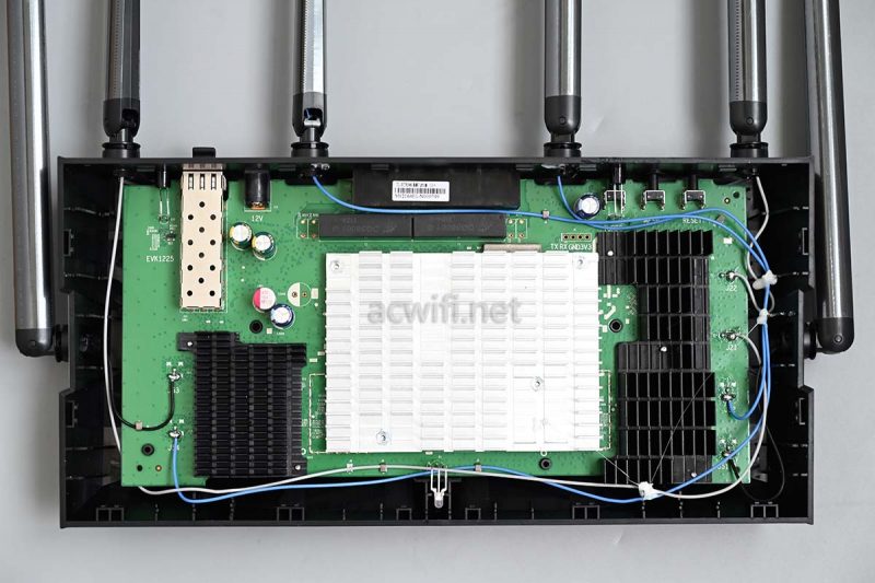 TP三频Wi-Fi 6路由器XTR5460拆机